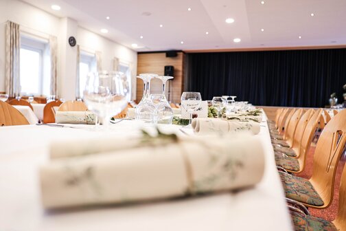 Serviette auf gedecktem Tisch beim Gasthaus Stern Bad Waldsee